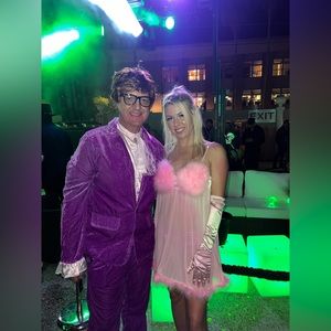 Austin powers size large , fembot costume size small